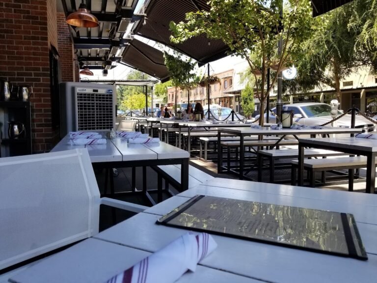 iron horse tavern r st sacramento 2 768x576