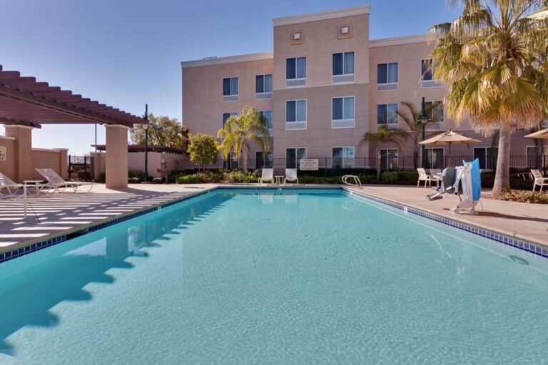 hampton inn suites sacramento airport natomas 768x512